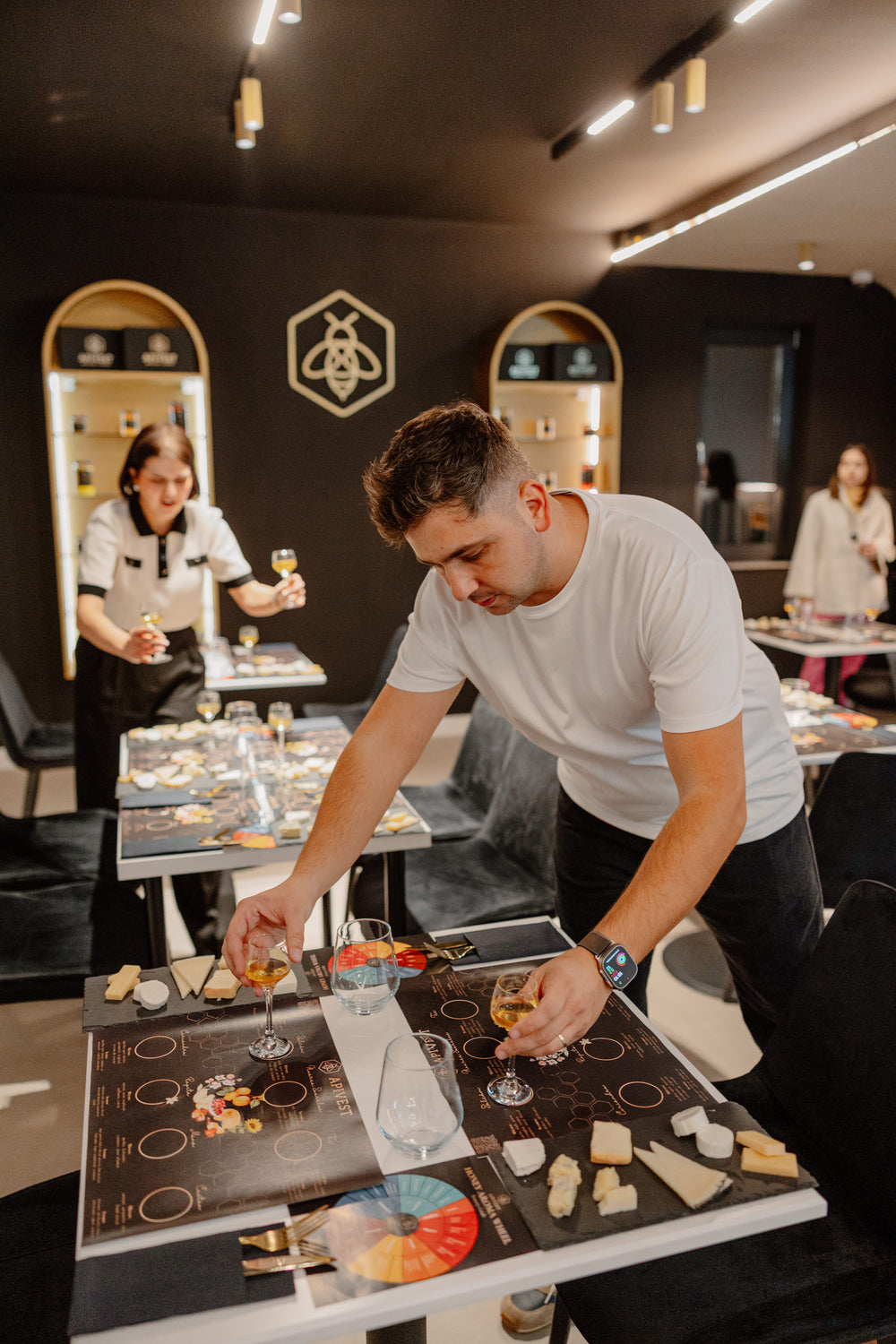 CE ESTE, DE FAPT, O DEGUSTARE APIVEST?